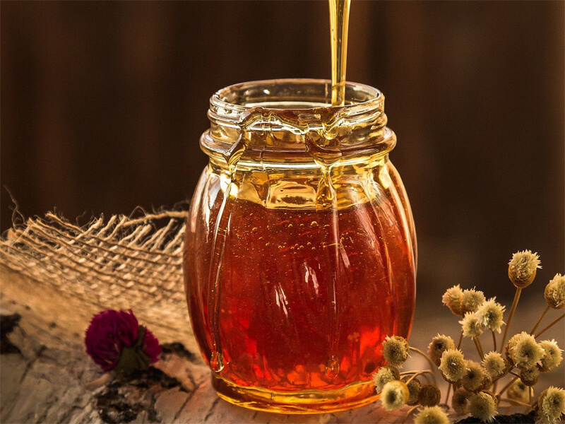 Cách chữa bệnh mề đay tại nhà bằng mật ong