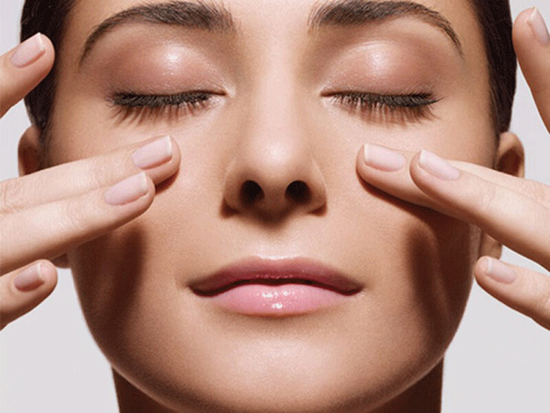 Cách massage mặt vùng mắt
